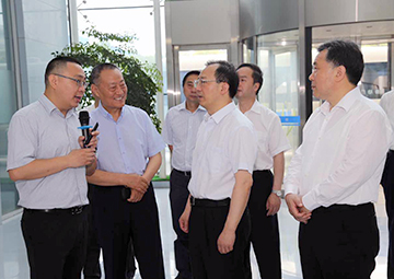 国务委员、国务院秘书长，，， 时任江苏省委书记吴政隆调研欧博abg科技